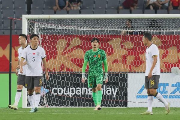 广升网 东亚杯中国男足0-3负于韩国队, 比赛过程暴露多方面问题